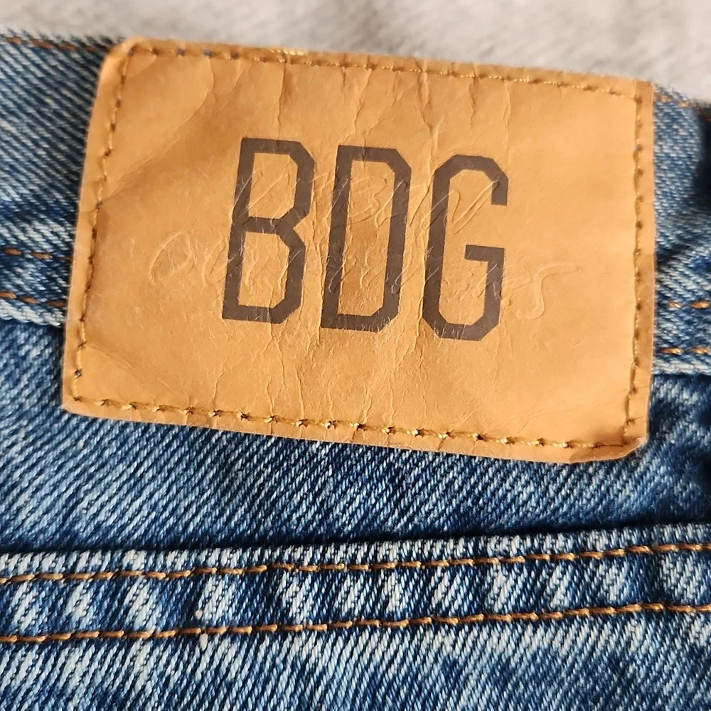 BDG Dad Slim Tapered Fit Jean Patched Medium Wash size 30
